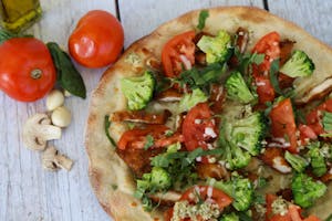 Chicken & Broccoli Pizza Image