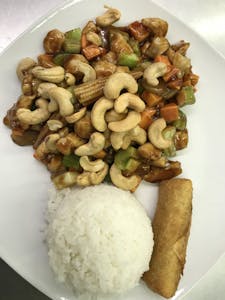 Chicken with Cashew Nuts Image