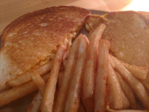 Grilled Mac & Cheese Sandwich Image