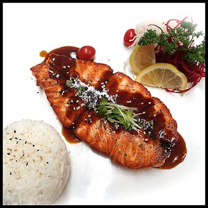 KITCHEN ENTRÉES Image
