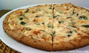 Chicken Alfredo Pizza Image