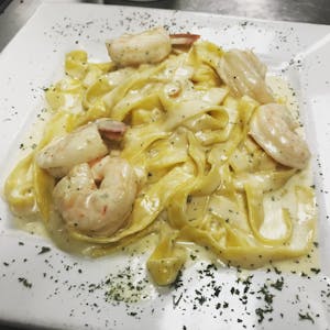Fettuccine Alfredo with Shrimp Image