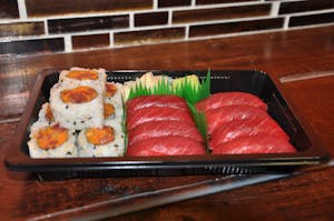 C3. Tuna King (16 Pieces) 尽享金枪鱼拼盘 Image