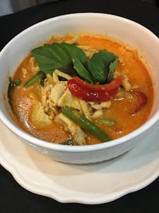 40. Kaeng Deng (Red Curry) Image