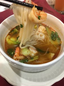 33. Kuay Tiew Tom Yum (Hot & Sour Thai Noodles Soup) Image