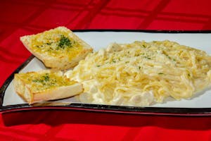 Linguine Alfredo Image