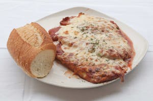 Chicken Parmigiana Entrée Image