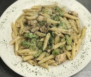 Grilled Chicken, Broccoli, Garlic & Oil Image