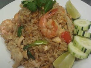 F44. Combination Fried Rice ข้าวผัดรวมมิตร Image