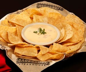 Queso & Chips (560-1040 cal) Image