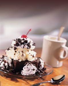 Brownie Blast (1060 cal) Image