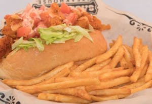 Fried Shrimp Po' Boy (670 cal) Image