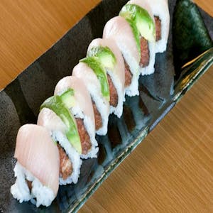 Yellowtail Delight Roll Image