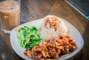 Rice Paper with Soy Sauce Chicken 酱油鸡盖浇肠粉 Image