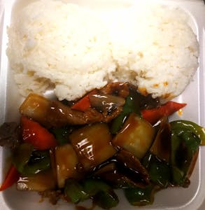 CB7. Green Pepper Steak & Onions 青椒洋蔥牛 Image