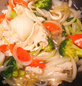 CM3. Chicken Chow Mein 雞炒麵 Image