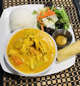 LUNCH SPECIALS Image