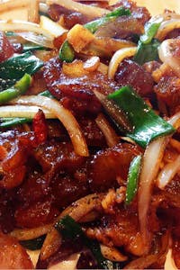 47. Scallions with Beef Tendon 葱爆牛筋 Image