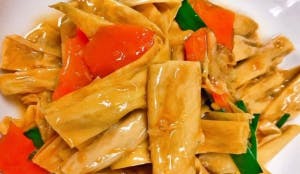 101. Stir-Fried Tofu Sticks 红烧腐竹 Image