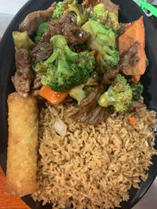 LUNCH SPECIALS Image