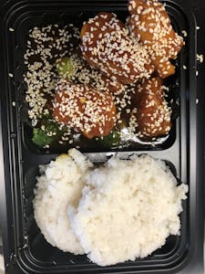 LUNCH SPECIALS Image