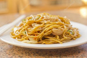 219. Chicken Lo Mein 鸡捞面 Image