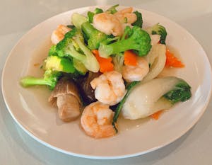 E11. Vegetable & Shrimp Stir Fry 碧绿虾球 Image