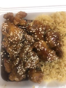L15. Lunch Sesame Chicken 芝麻鳮 Image