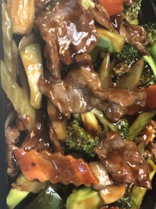 L19. Lunch Beef with Mixed Vegetables 素菜牛 Image