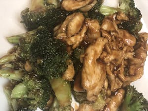 21. Chicken with Broccoli 芥兰鳮 Image