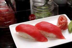 Tuna Saku Nigiri Image