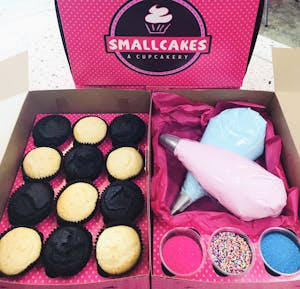 12-Pack Jumbo Cupcake DIY Party Box Image
