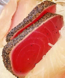 Tuna Tataki Salad Image