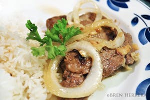 Bistec Encebollado Image