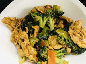 Chicken with Broccoli Image