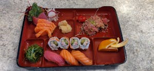 SL-5 Tuna Tataki Image