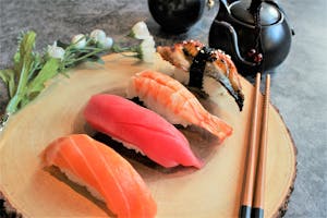 SUSHI & SASHIMI Image