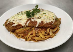 Chicken Parmesan/ Pechuga a la Parmesana Image