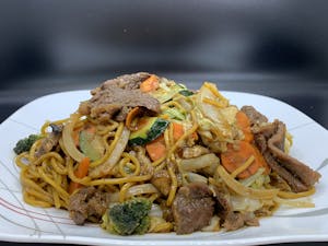 Y2. Beef Yakisoba (530 cal) Image