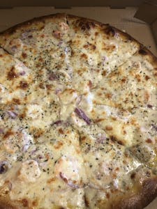 Chicken Alfredo Pizza Image