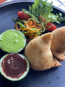 Vegetable Samosa (2 Pieces) Image