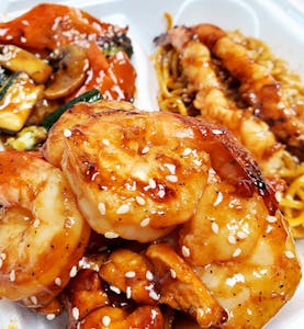 Dinner Hibachi Chicken & Shrimp Image