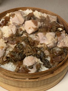 S6. Chicken with Preserved Veggie 梅菜滑雞飯 Image