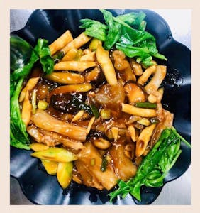 8. 葱烧蹄筋 Braised Ox Tendon w. Scallions Image