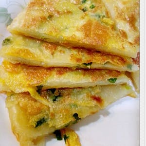 A20. 葱油饼 Scallion Pancake Image