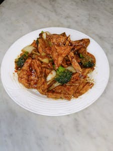 V9. Family Style Tofu & Vegetables Image