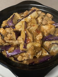 N24. Eggplant with Five Spiced Pork in Pot 五香肉丁茄子煲 Image