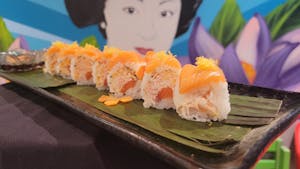 Zesty Salmon Roll (soy paper) Image