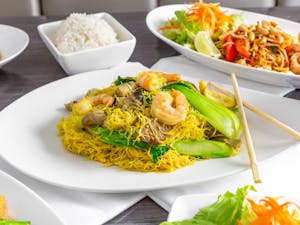 Yellow Sen Mee Noodles Image
