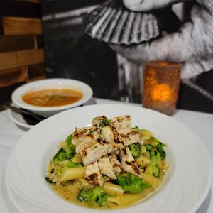 Chicken & Broccoli Image